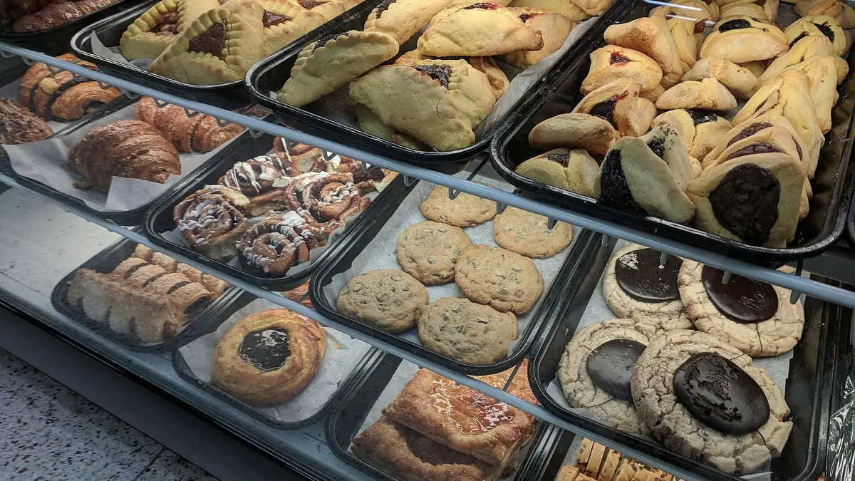 Waterfields – bakery in Farnworth, Widnes